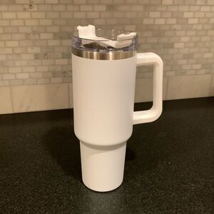 NEW White 40oz Quencher Tumbler with Straw, Handle & Lid